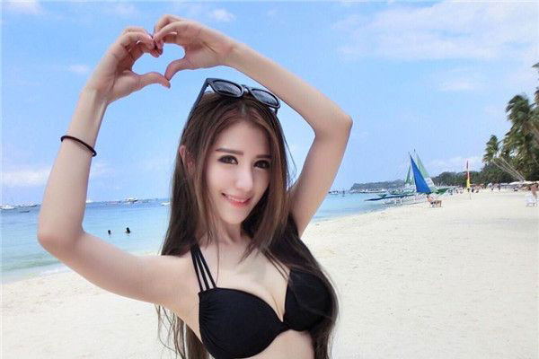 閻娜的胸圍多大?閻娜隆胸整容過嗎?